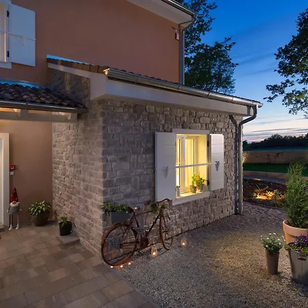 Villa Frame Jursici